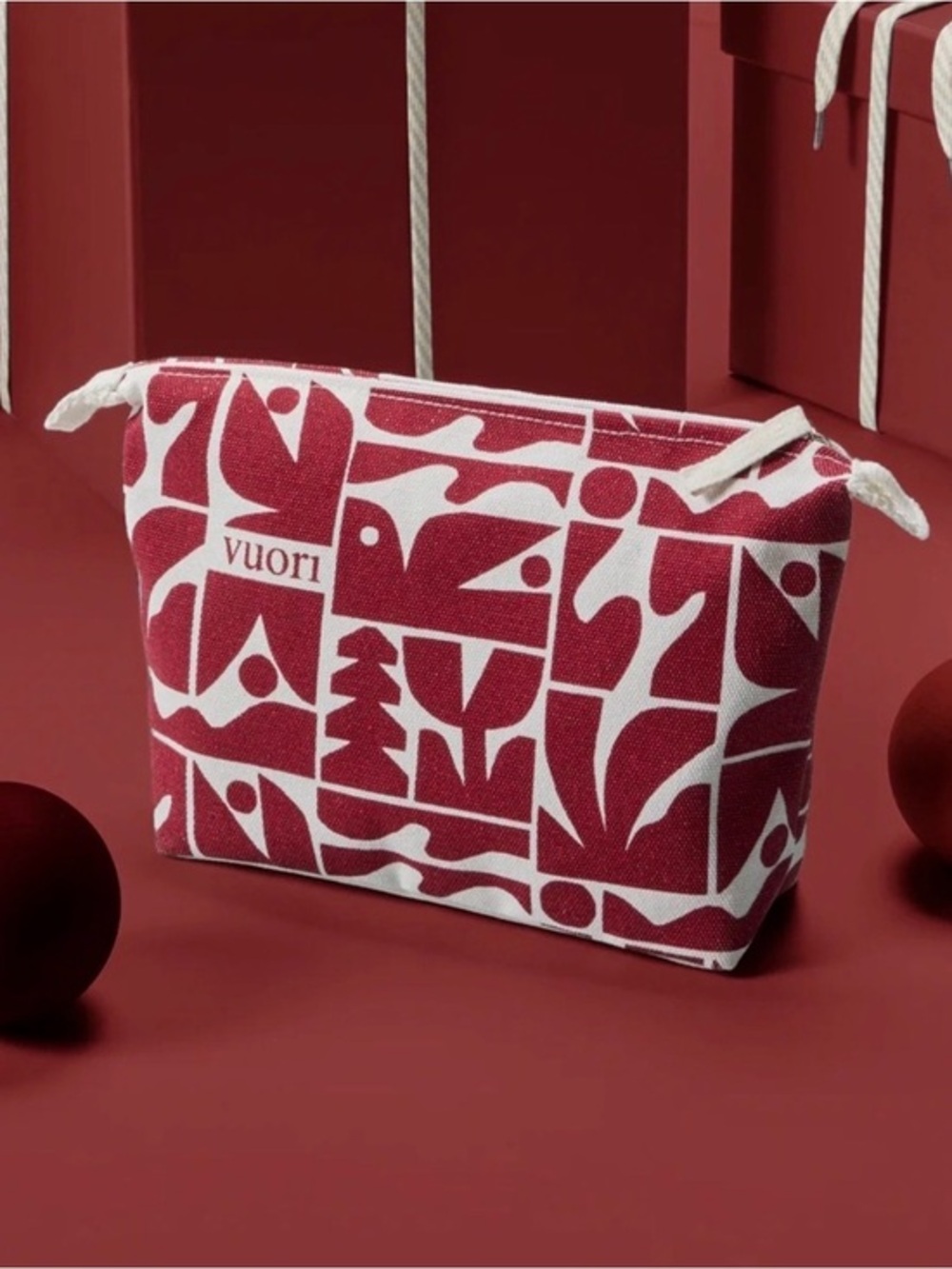 NWT VUORI Holiday 2025 Pouch Strawberry